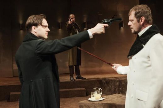 Snímek z plzeňské inscenace Úklady a láska v režii Mariána Amslera. Zleva herci Jan Maléř, Ondřej Rychlý a Martin Stránský.
