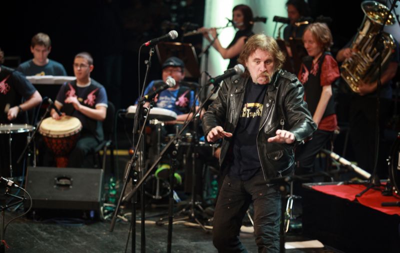 Kapela Visací zámek oslaví 33. narozeniny. Kapela Visací zámek oslaví 33. narozeniny.