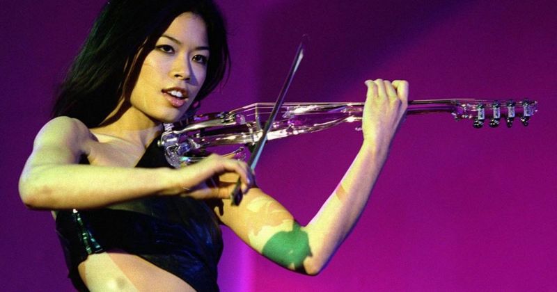 Zpěvačka Vanessa Mae. Zpěvačka Vanessa Mae.