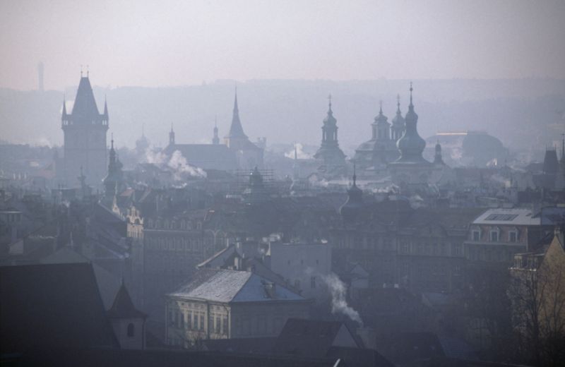 Smog nad Prahou (ilustrační foto).