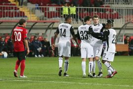 Fotbalisté Krasnodaru (v bílém).