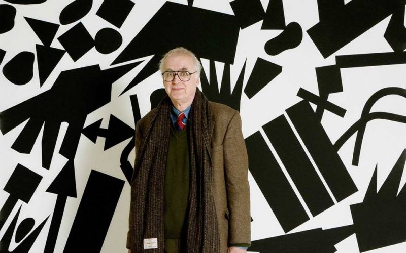 John Hejduk, americký pedagog a architekt. V roce 2012 schválil výbor pro kulturu pražského Magistrátu záměr výstavby pomníku Jana Palacha podle Hejdukovy dokumentace na Alšově nábřeží v Praze. John Hejduk, americký pedagog a architekt. V roce 2012 schválil výbor pro kulturu pražského Magistrátu záměr výstavby pomníku Jana Palacha podle Hejdukovy dokumentace na Alšově nábřeží v Praze.