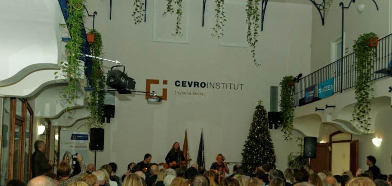 Na adventním koncertě vystoupilo Ivan Hlav Trio. Na adventním koncertě vystoupilo Ivan Hlav Trio.