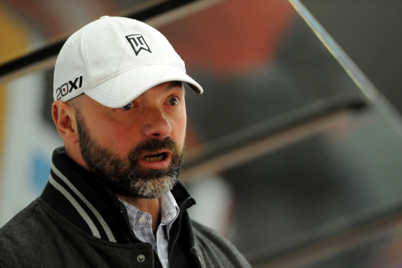 Dosavadní majitel HC Olomouc Jiří Dopita převedl celý svůj podíl v klubu na společnost OL-Hockey group, jejímž většinovým vlastníkem je další bývalý hokejista Jan Tomajko. Dosavadní majitel HC Olomouc Jiří Dopita převedl celý svůj podíl v klubu na společnost OL-Hockey group, jejímž většinovým vlastníkem je další bývalý hokejista Jan Tomajko.