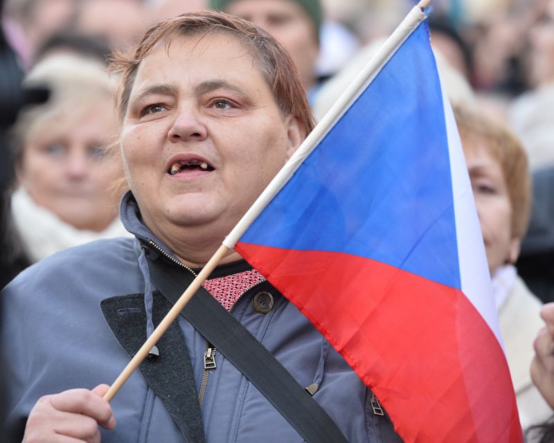 "Vlastenci, na Hrad!" shromáždění strany Národní demokracie v Praze.