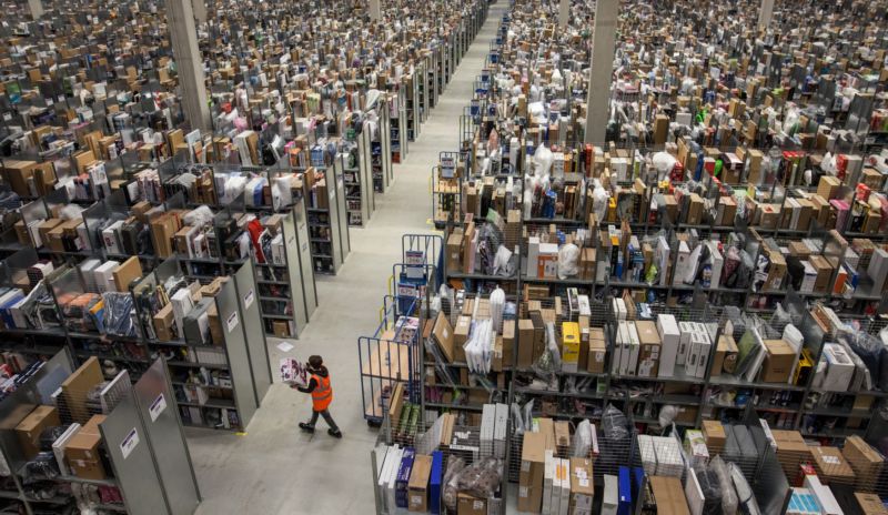 V Lipsku vstoupili pracovníci Amazonu do stávky. V Lipsku vstoupili pracovníci Amazonu do stávky.
