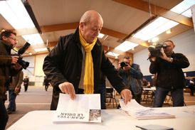 Francouzský ministr obrany Jean-Yves Le Drian.