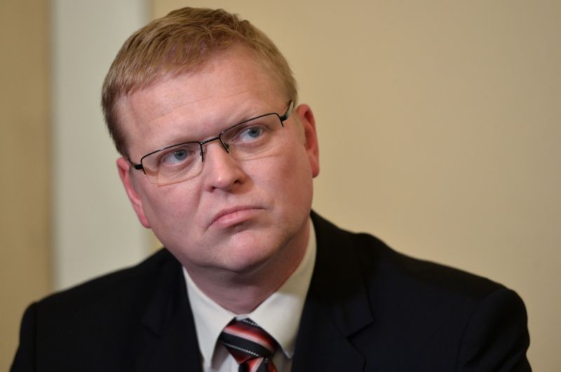 Zákon předložil vicepremiér Pavel Bělobrádek. Zákon předložil vicepremiér Pavel Bělobrádek.