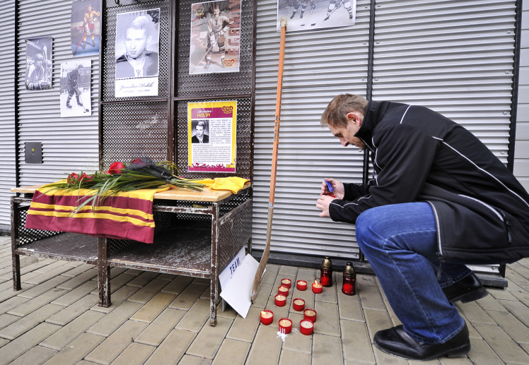 Bedřich Ščerban uctívá památku legendárního Jaroslava Holíka