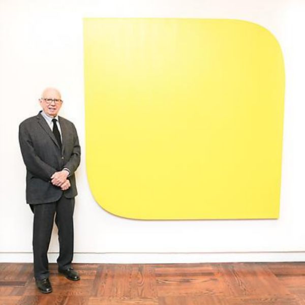 Ellsworth Kelly se svou instalací.