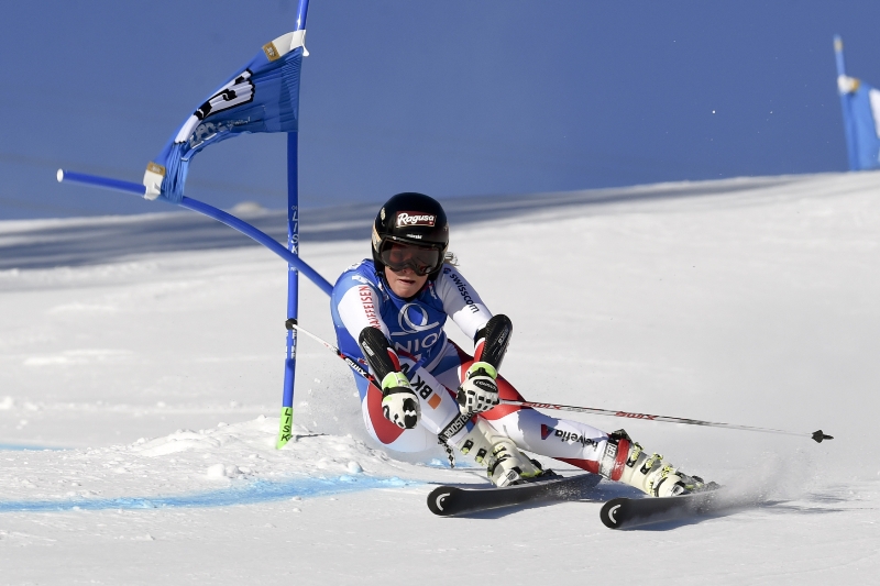 Lara Gutová ze Švýcarska vyhrála obří slalom v Lienzu a zvýraznila vedení v celkovém hodnocení Světového poháru před Lindsey Vonnovou.