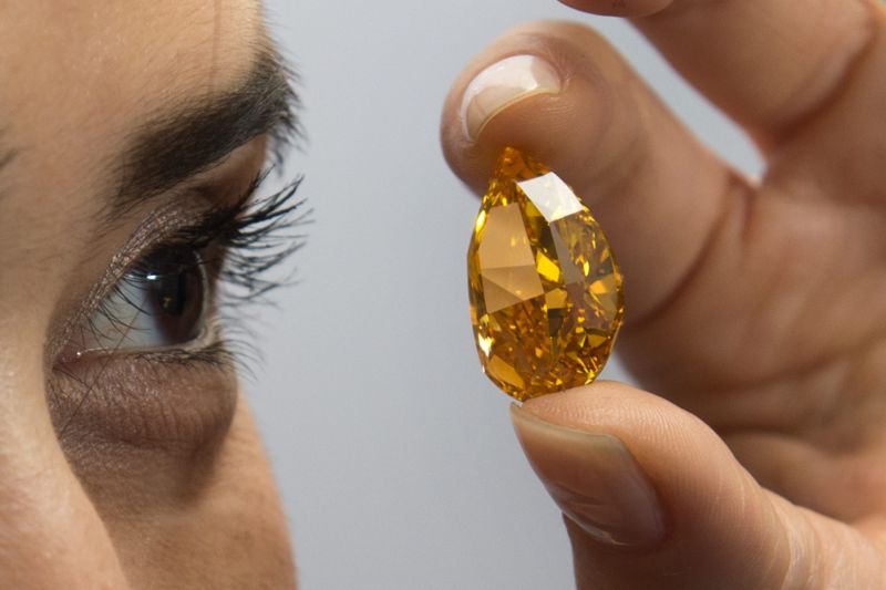 Zjišťování, jakou má diamant cenu, je stejně složité jako samotné hledání.