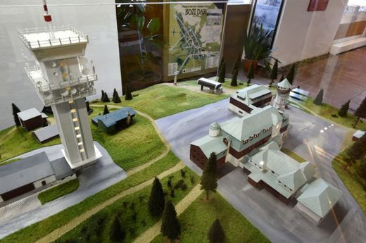 Model Klínovce a Fichtelbergu má rozměry 365 krát 115 centimetrů a je v měřítku 1:100.