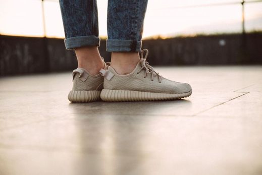 Specializovaný portál Footwearnews, lídr v informování o dění ve světě obuvi, označil tento model za botu roku.