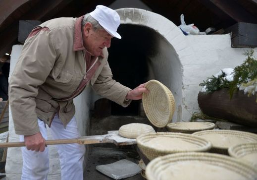 Na snímku pekař Augustin Sobotovič.