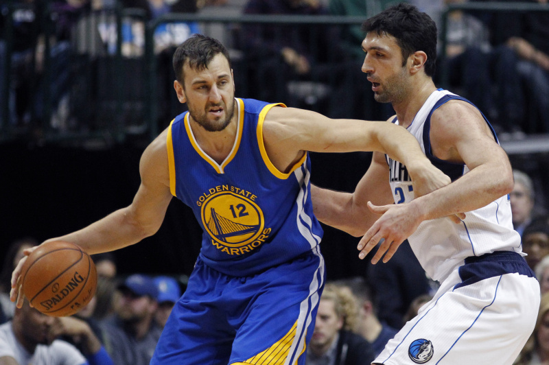 Utkání Golden State v Dallasu.