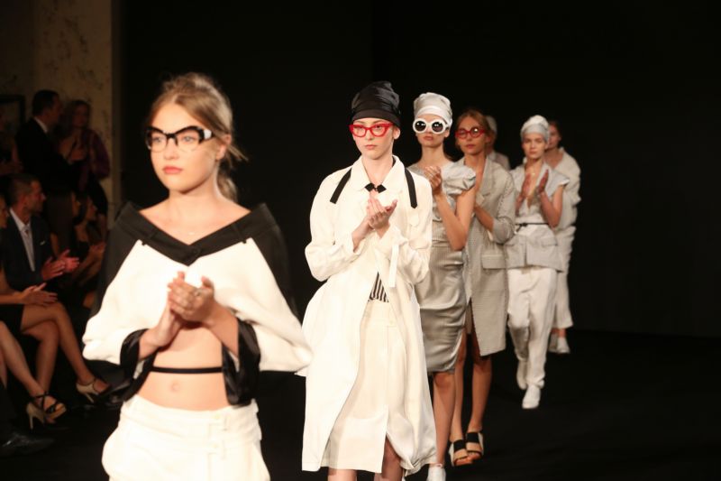 K prezentaci módy každoročně Mercedes Benz Prague Fashion Week využívá neobvyklých míst. K prezentaci módy každoročně Mercedes Benz Prague Fashion Week využívá neobvyklých míst.