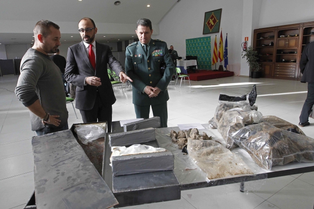 Přes tři tuny černého kokainu z Venezuely. Přes tři tuny černého kokainu z Venezuely.