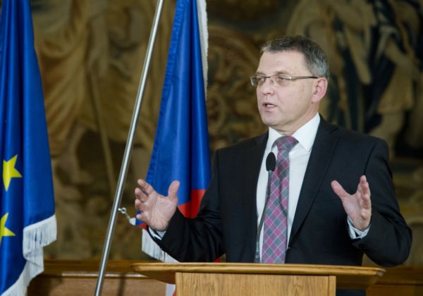 Ministr zahraničí Lubomír Zaorálek (ČSSD). Ministr zahraničí Lubomír Zaorálek (ČSSD).