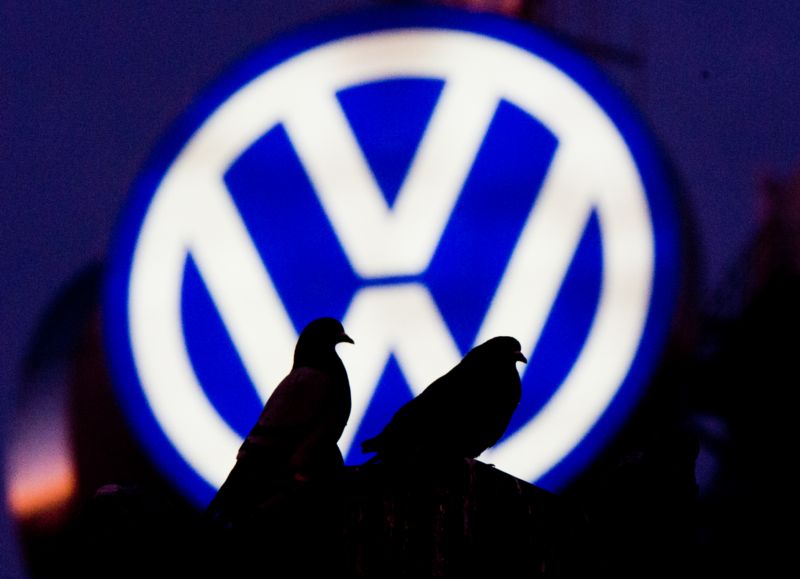 Skupina Volkswagen loni utrpěla první pokles prodeje za 13 let.