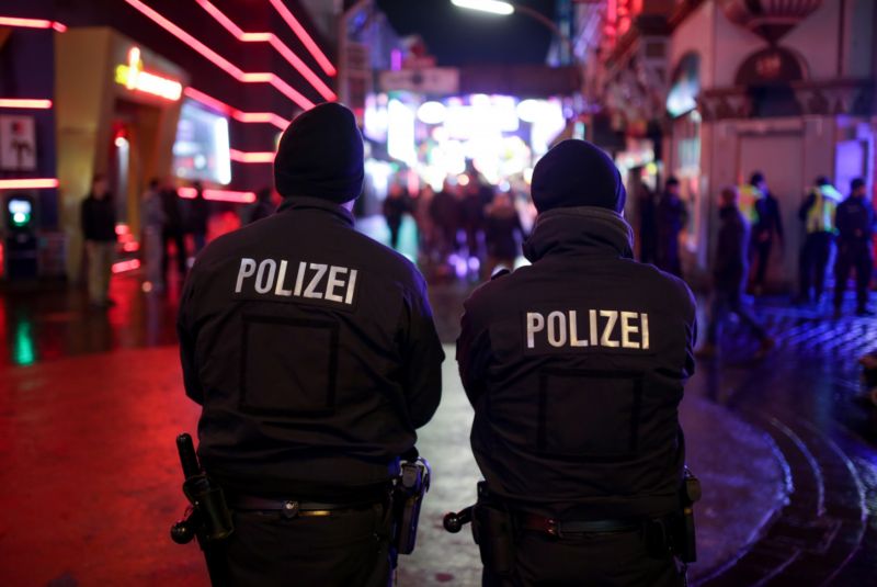 Německé policejní hlídky.