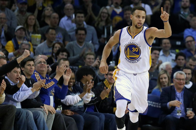 Mistrovské kluby z minulých dvou let Golden State a San Antonio nadále dominují NBA. Mistrovské kluby z minulých dvou let Golden State a San Antonio nadále dominují NBA.