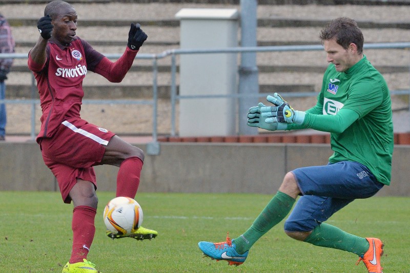 Fotbalisté pražské Sparty zahájili zimní přípravu drtivým vítězstvím 7:1 nad druholigovým Ústím nad Labem. Fotbalisté pražské Sparty zahájili zimní přípravu drtivým vítězstvím 7:1 nad druholigovým Ústím nad Labem.