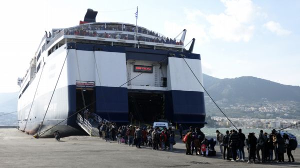 Trajekt převážející migranty. Trajekt převážející migranty.
