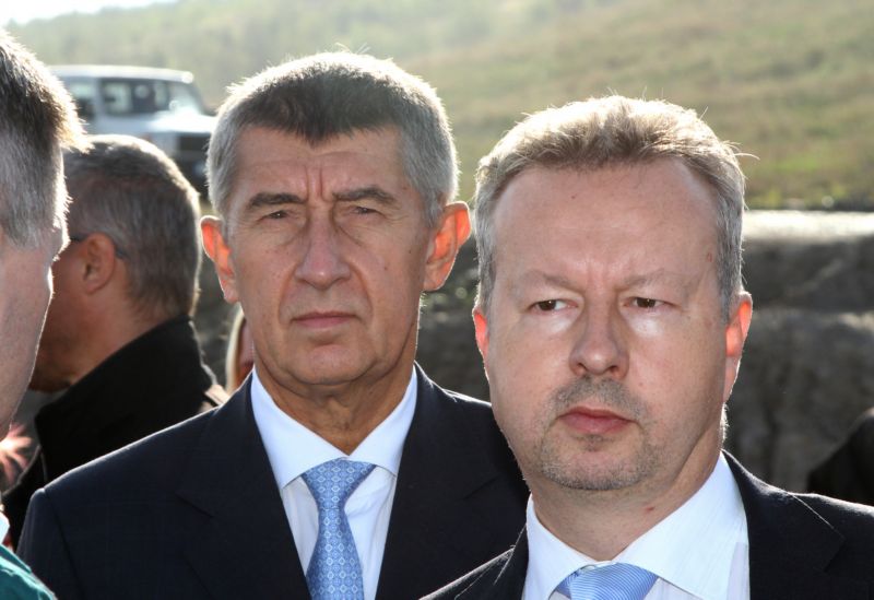 Ministr financí Andrej Babiš s ministrem životního prostředí Richardem Brabcem.