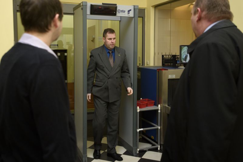 Obžalovaný bývalý policejní důstojník Karel Kadlec u soudu. Obžalovaný bývalý policejní důstojník Karel Kadlec u soudu.