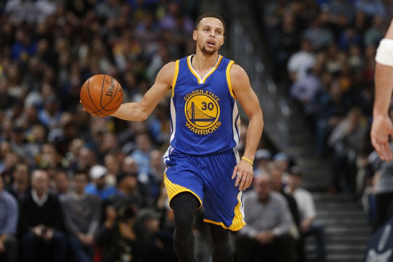 V předběžné třicetičlenné nominaci Američanů figurují esa profesionální NBA v čele s LeBronem Jamesem, Stephenem Currym (na obrázku), Kevinem Durantem, Jamesem Hardenem či Carmelem Anthonym.