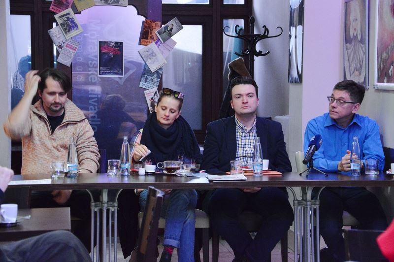 Tisková konference k blížící se premiéře RIGOLETTA. Na dotazy odpovídali představitel titulní role Jakub Tolaš, režisérka Andrea Hlinková, umělecký šéf souboru opery a operety Miloslav Oswald a autor hudebního nastudování Petr Šumník. 