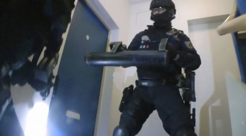 Dopadení gangu německou policií. Dopadení gangu německou policií.