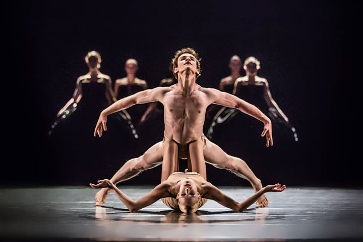 Hvězda světové choreografie Jiří Kylián poprvé v repertoáru baletu Národního divadla Brno v inscenaci Petite mort.