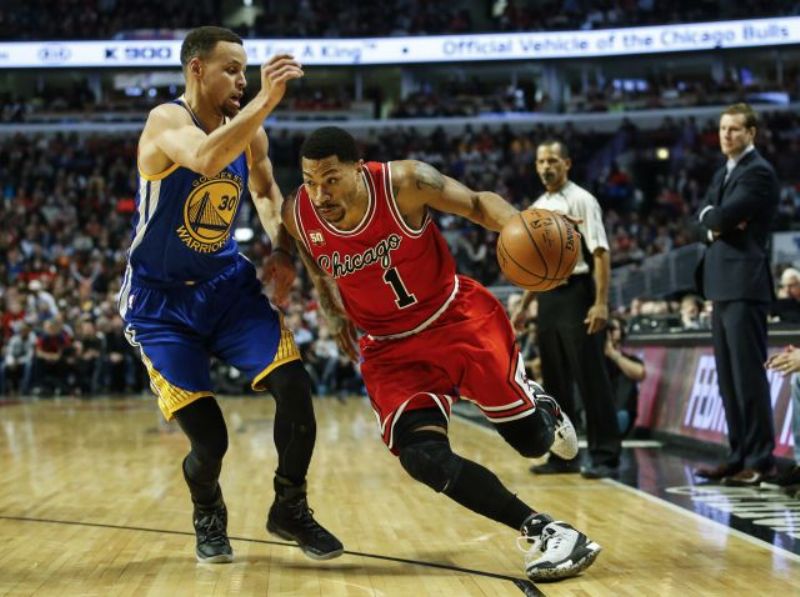 Momentka ze zápasu Golden State s Chicagem.