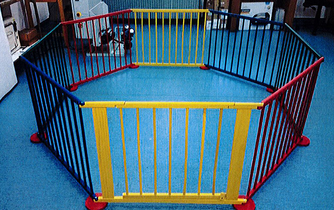 Dětská dřevěná ohrádka Baby Maxi. Dětská dřevěná ohrádka Baby Maxi.