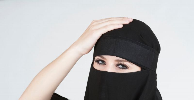 Po celé severní Africe a v arabském světě jsou ženy sexuálně obtěžovány a pokořovány (ilustrační foto).