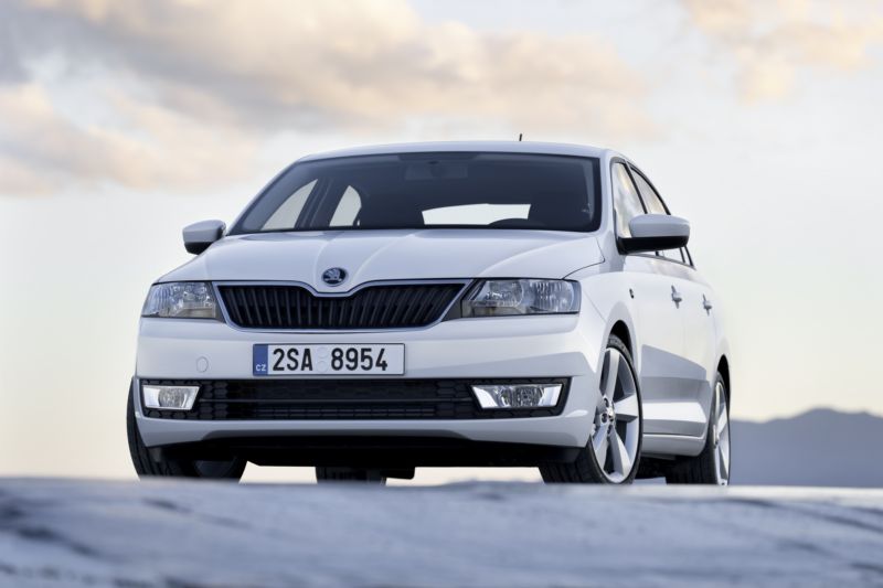 Mezi modely, kterých se týká svolávací akce, je i Škoda Rapid.