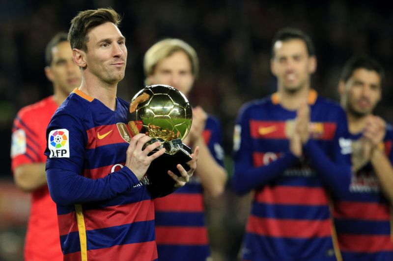 Co asi dělá hvězda fotbalového týmu FC Barcelona Lionel Messi, pokud zrovna nekope do míče?