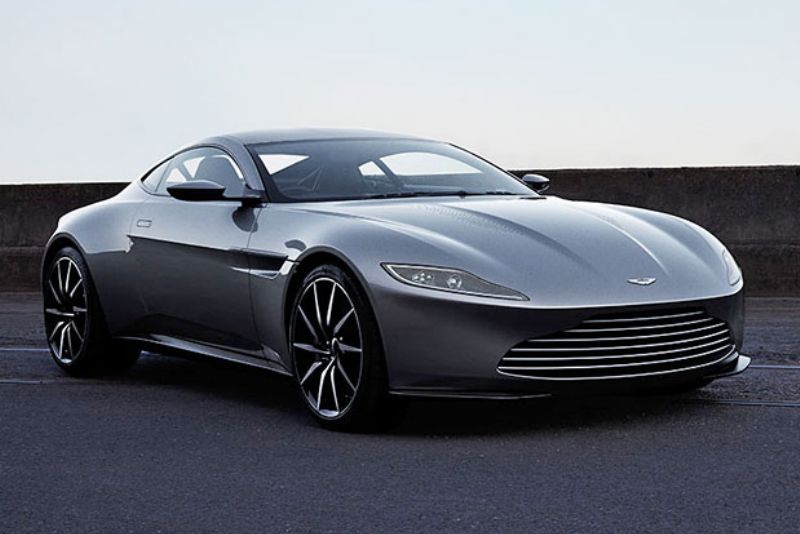 Aston Martin DB10, služební vůz agenta 007 Jamese Bonda.