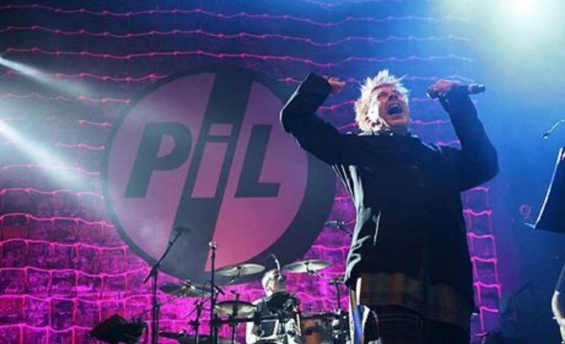 Anglický zpěvák John Joseph Lydon se narodil 31. ledna 1956 v Londýně. Anglický zpěvák John Joseph Lydon se narodil 31. ledna 1956 v Londýně.