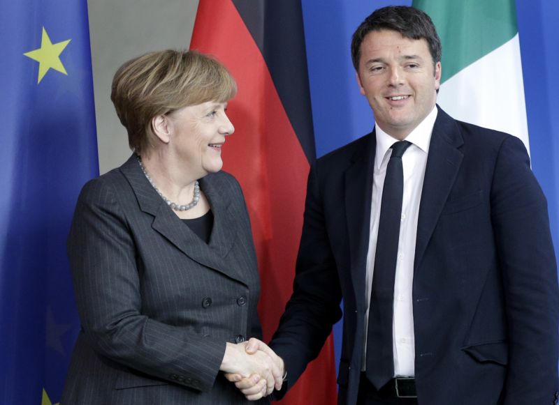 Německá kancléřka Angela Merkelová a italský premiér Matteo Renzi na společném jednání v Berlíně. Německá kancléřka Angela Merkelová a italský premiér Matteo Renzi na společném jednání v Berlíně.