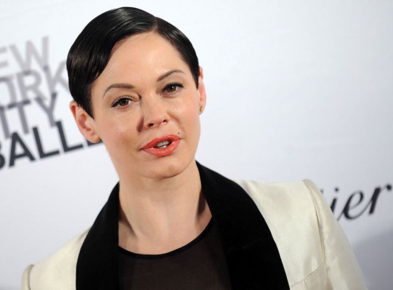 Manželství Rose McGowan je u konce. Manželství Rose McGowan je u konce.