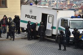 Zásah policie proti shromáždění Solidarita bez hranic.