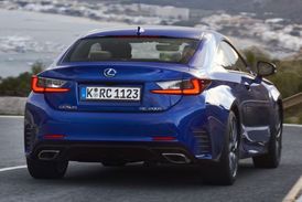 Dvě nabídky pohonu má Lexus RC. Na snímku verze 200t.