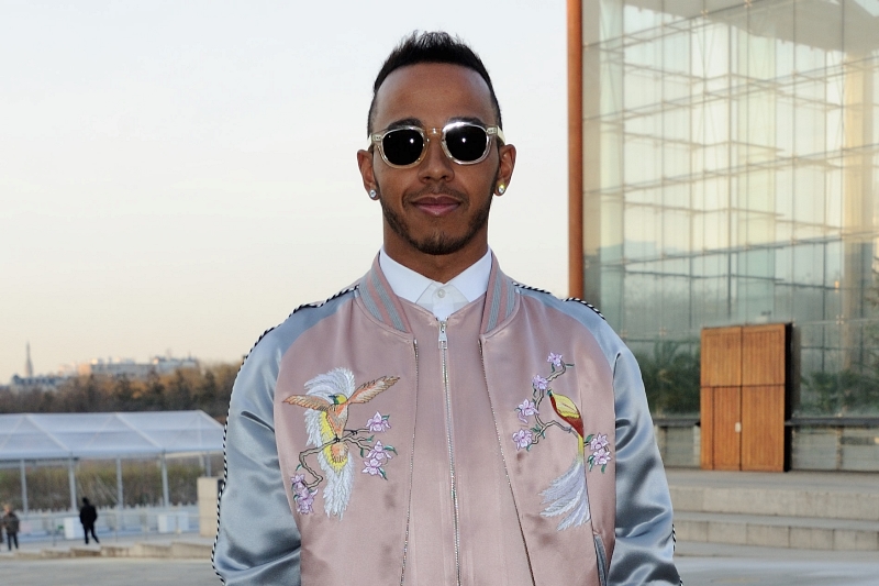 Lewis Hamilton se nestraní ani showbussinesu. Lewis Hamilton se nestraní ani showbussinesu.