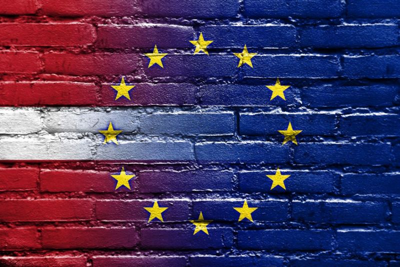 Lotyšsko je členem Evropské unie, NATO, Rady Evropy, Schengenského prostoru a eurozóny.