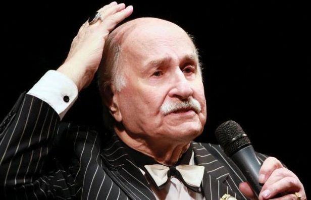 Ruský herec Vladimir Zeldin i ve svých 101 letech vystupuje v divadle.