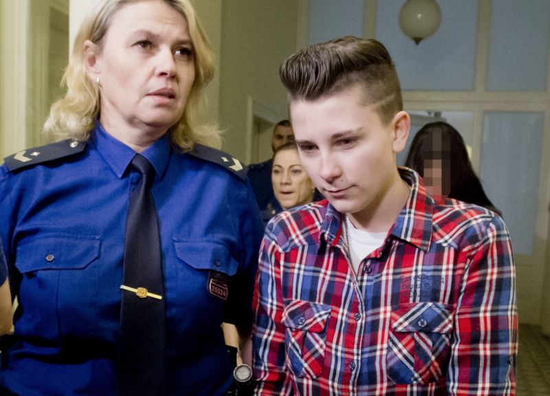 V popředí je nejstarší z obžalovaných, Andrea Hrubá. V popředí je nejstarší z obžalovaných, Andrea Hrubá.