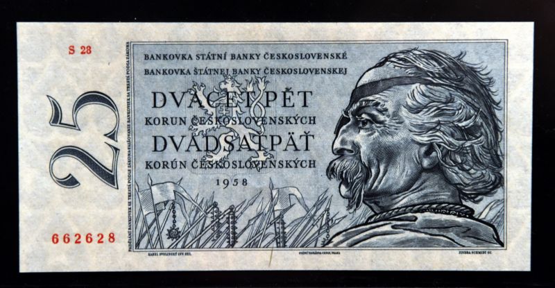 Na snímku je pětadvacetikoruna z roku 1958.